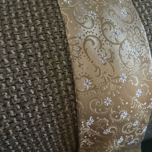 Paul Dione tie